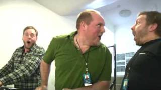 Radiorespsjonen: Crazy mac haters destroy a MacBook Pro 15"
